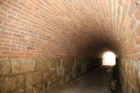 線路下のレンガトンネル
