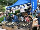 呉特産の焼きガキの屋台