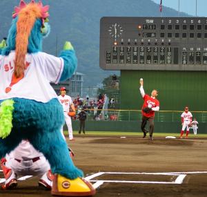 プロ野球始球式