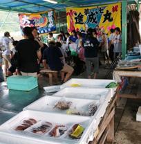 吉浦とれとれ朝市