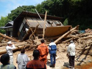 音戸・早瀬の被災現場確認で黙とう，現場確認