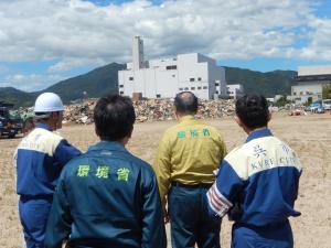 中川 雅治 環境大臣への災害廃棄物集積状況の説明