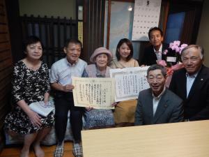 市内での100歳到達者のお祝い訪問