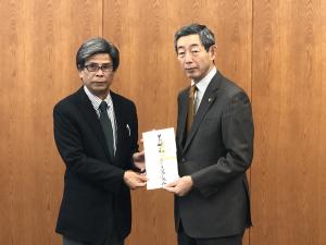 呉市自治会連合会から日本赤十字社広島県支部呉市地区長として令和元年台風第１９号災害義援金受領