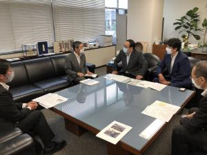 広島県議会の　中本　隆志　議長（県提案活動）