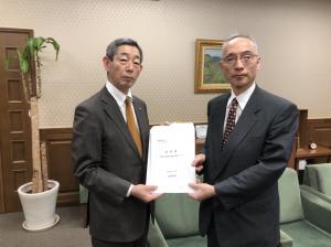 財務省事務次官