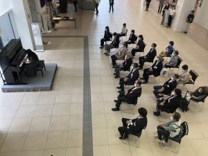 株式会社ピアノ夢工房からの 国際ソロプチミスト呉広場常設アップライトピアノ贈呈式02