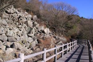 野呂山岩海