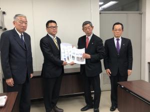 幹線道路期成同盟会会長として 中国地方整備局道路部の 伊藤高 部長への要望活動01