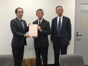 広島県漁港協会会長として 広島県土木建築局の 内藤孝 総括官，広島県農林水産局の 大浜清 総括官 ほか への要望活動