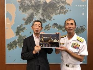 海上自衛隊練習艦隊の 小牟田秀覚 司令官