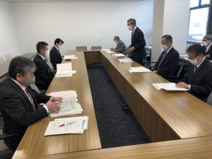 広島県漁港協会会長として 広島県農林水産局の 大浜清 局長 ほかへの要望活動02