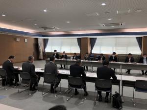 幹線道路整備期成同盟会会長として 国土交通省中国地方整備局広島国道事務所の 田宮佳代子 所長 ほかへの 令和6年度道路関係予算に関する要望活動02