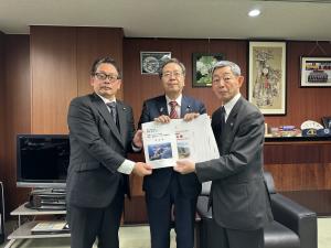 斉藤鉄夫 国土交通大臣への 阿賀マリノポリス地区複合一貫輸送ターミナル，主要地方道呉平谷線他の整備に関する要望活動01