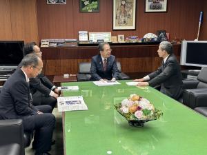 斉藤鉄夫 国土交通大臣への 阿賀マリノポリス地区複合一貫輸送ターミナル，主要地方道呉平谷線他の整備に関する要望活動02