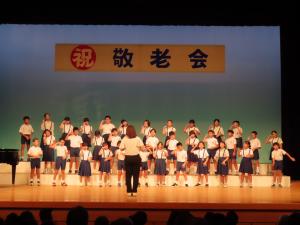 川尻小学校4年生による合唱（手話付き）
