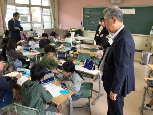 教え合い