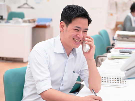 「行政事務」職員画像