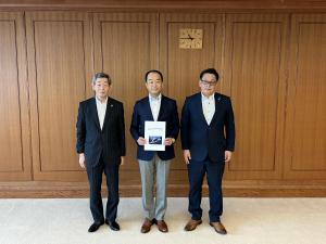 防衛省の 増田和夫 事務次官へ 要望書提出