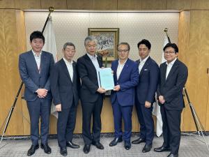 総務省の 馬場成志 副大臣へ旧軍港４市で旧軍港市振興協議会要望活動