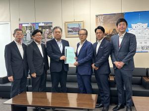 総務省自治税務局の 寺崎秀俊 局長へ同要望活動