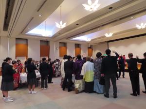 懇親会の様子（乾杯）