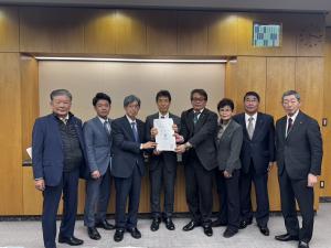 都内で 寺田稔衆議院議員とともに 総務省の 原邦彰 総務審議官への 同要望活動