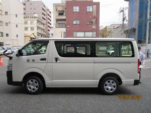 昭和南小学校給食配送車側面