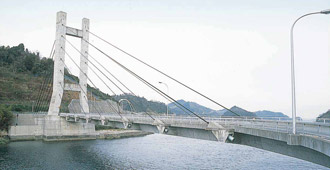 平羅橋（へいらばし）