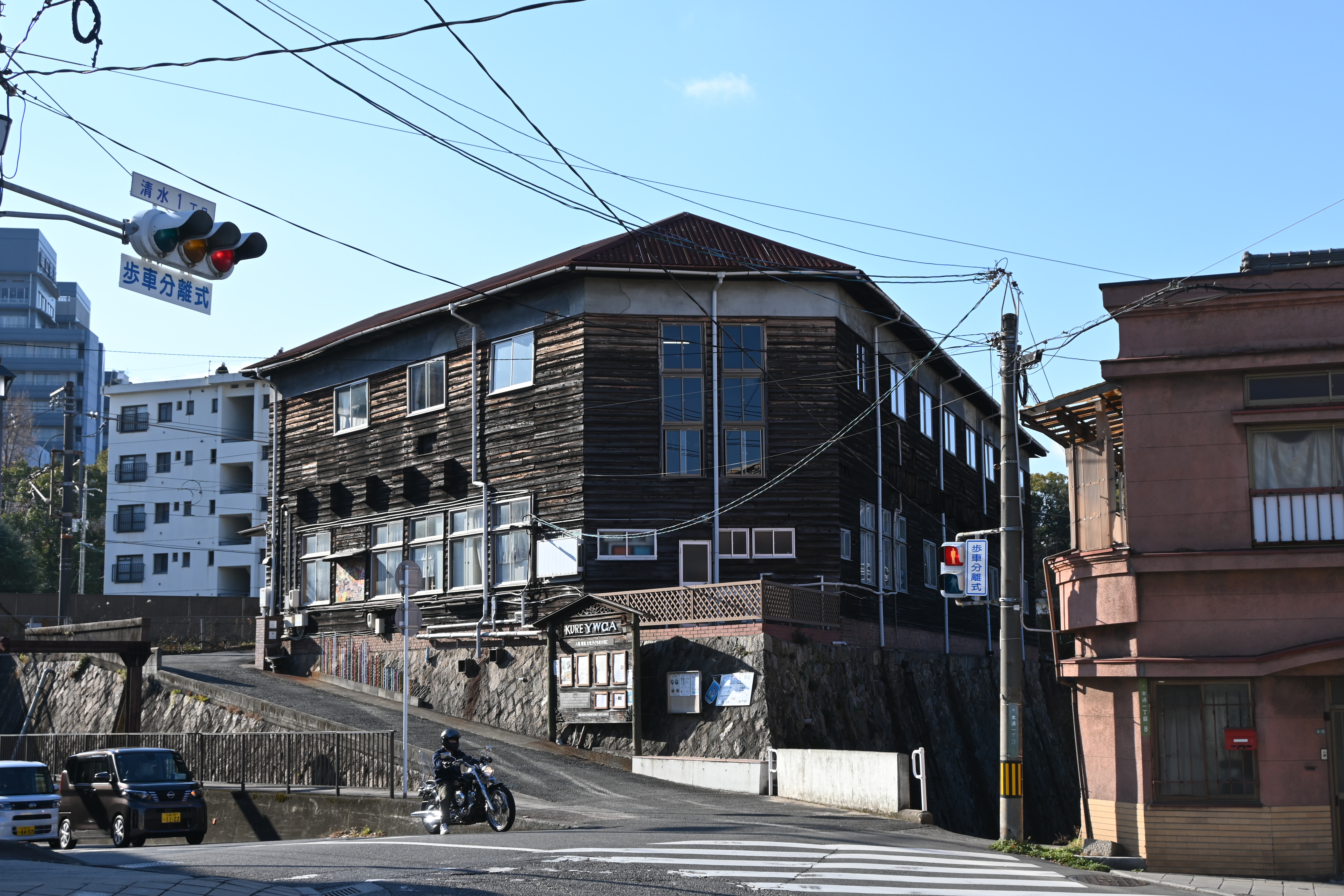 南面（南南東から）