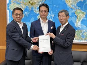 防衛事務次官