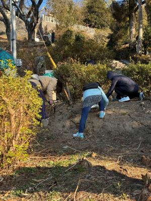 各自移動して作業を始める参加者