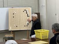 講師が指導する様子