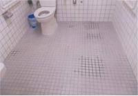 改修された外来患者用の多機能トイレの写真です
