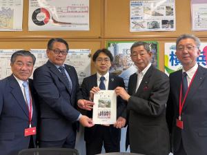 国土交通省道路局の 沓掛敏夫 局長