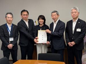 三上えり 参議院議員