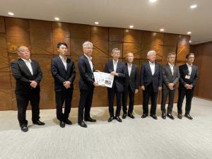 広島県土木建築局の 藤田士郎 局長ほかへの同要望書の提出