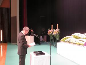 新原市長による式辞