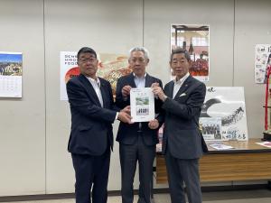 広島県商工労働局の 梅田泰生 局長,掛川昌子 産業政策審議官ほか