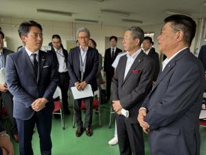 小泉進次郎 防衛大臣に林田市議会議長とともに 多機能な複合防衛拠点の早期整備等を要望