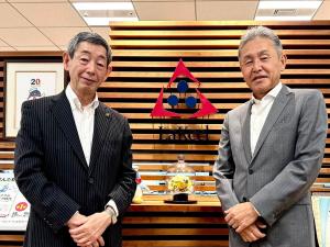 株式会社ラキールの 久保努 代表取締役社長，松本英晴 取締役副社長