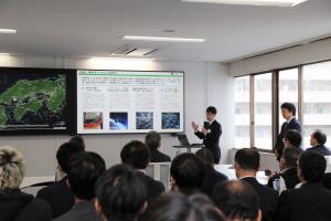 センター長による紹介
