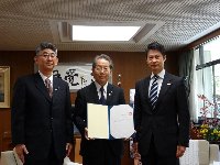 県知事から中核市指定申出の同意書を受領の画像